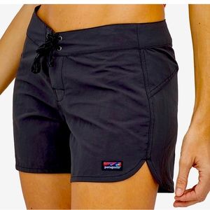 Paragonia Women's Wavefarer® Boardshorts - 5" in Ink Black Size 10
